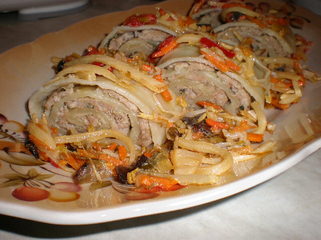 Khanum - steamed rolls with vegetable gravy