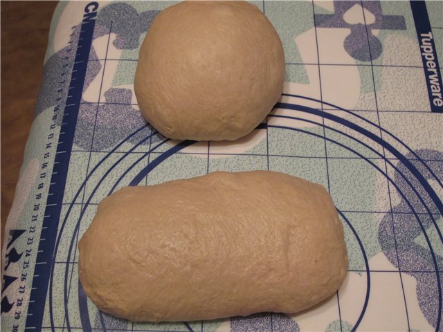 2 grade flour bread on two doughs (in the oven)