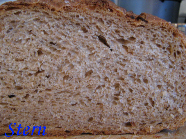 Wheat-rye whole grain gray bread