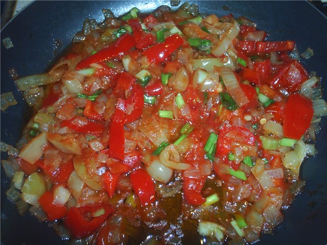 Khanum - bułki gotowane na parze z sosem warzywnym