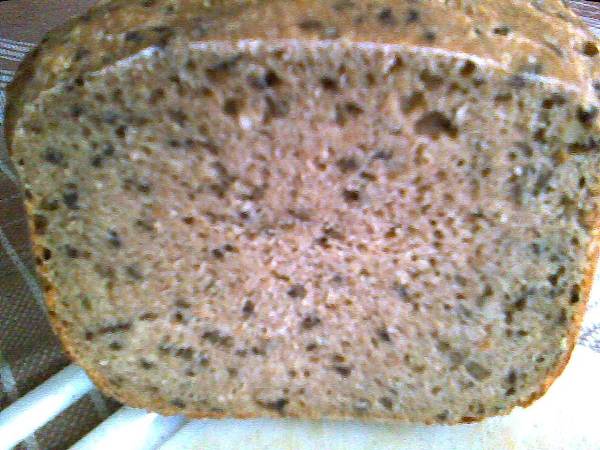 Aromatyczny chleb żytni na zakwasie w piekarniku