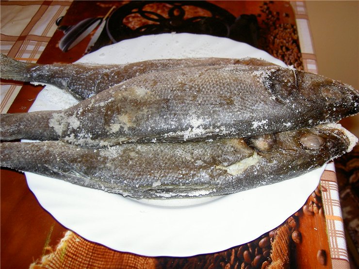 Ryba pieczona w soli