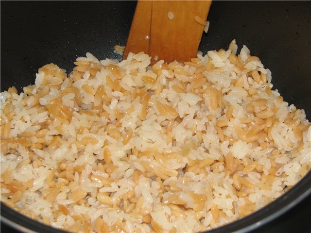 Rizs és sült tészta