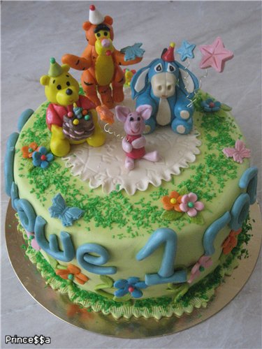 Cakes based on the cartoon Winnie the Pooh and everything, everything, everything