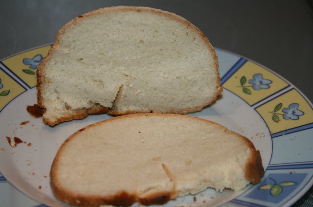 Panasonic SD-2501. Plain white bread.