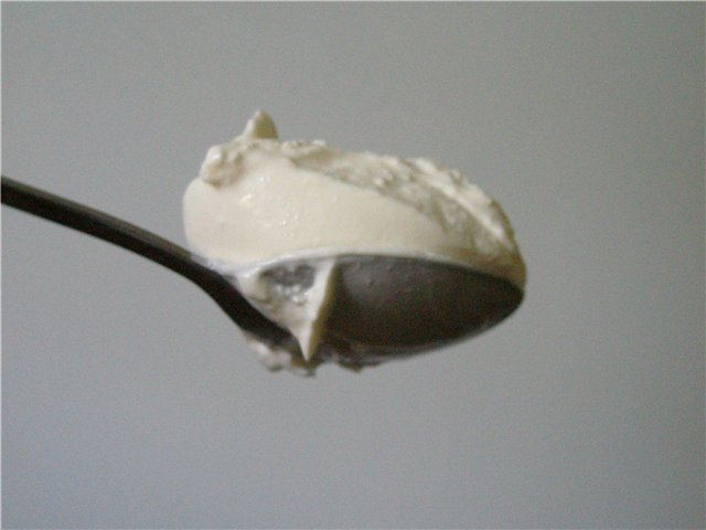 How to make sour cream in a yogurt maker?