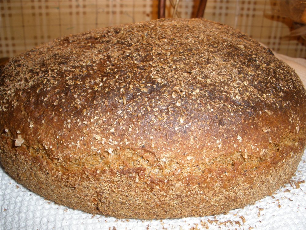 Rye-wheat bread on a dough of dry kvass (oven)