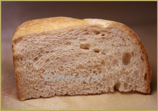 Gevormd melkbrood van meel van de 1e graad (in de oven)