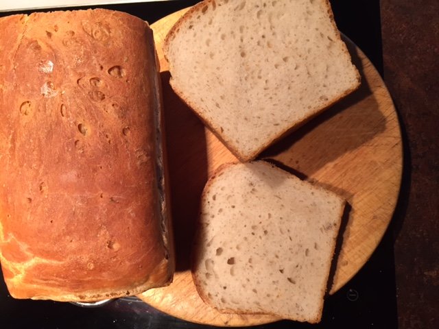 خبز القمح على عجينتين