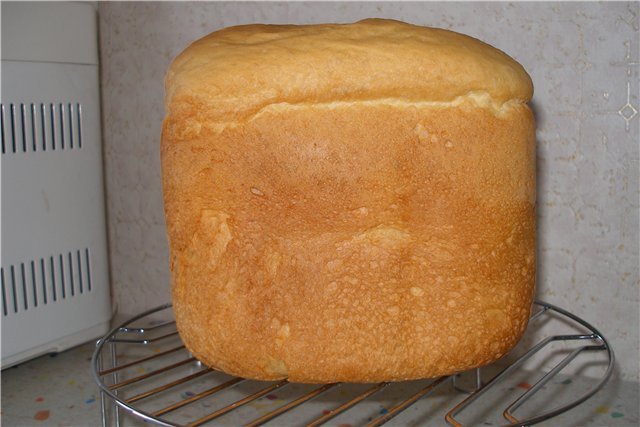 Pan de trigo con crema agria al horno.
