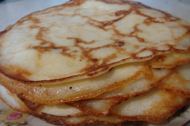 Cheese pancakes with pineapple
