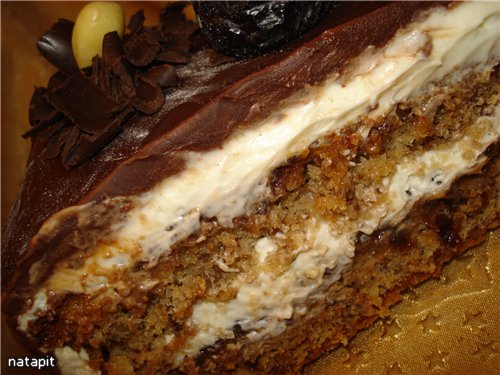 Csokoládéval borított aszalt szilva torta