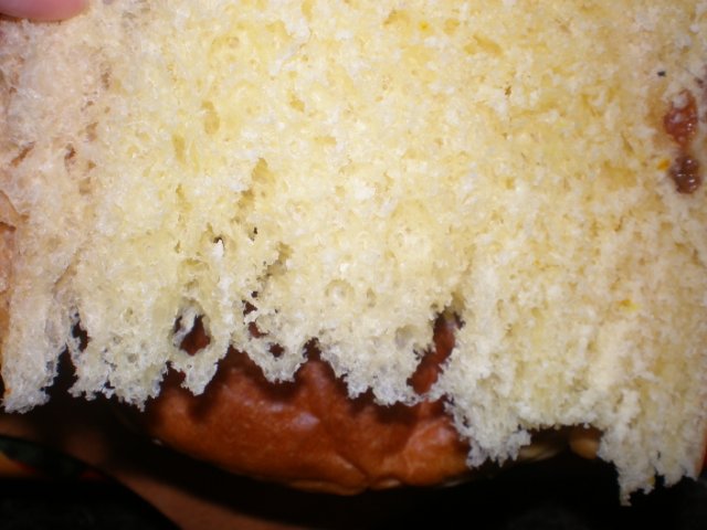 Saffron cake with sour cream