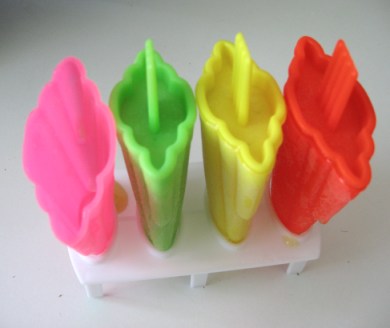 Ice cream molds and spoons