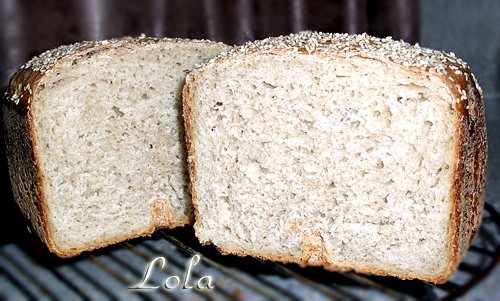 Wheat-rye bread with hop sourdough