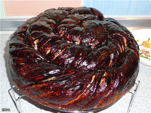 Kalach with chocolate glaze