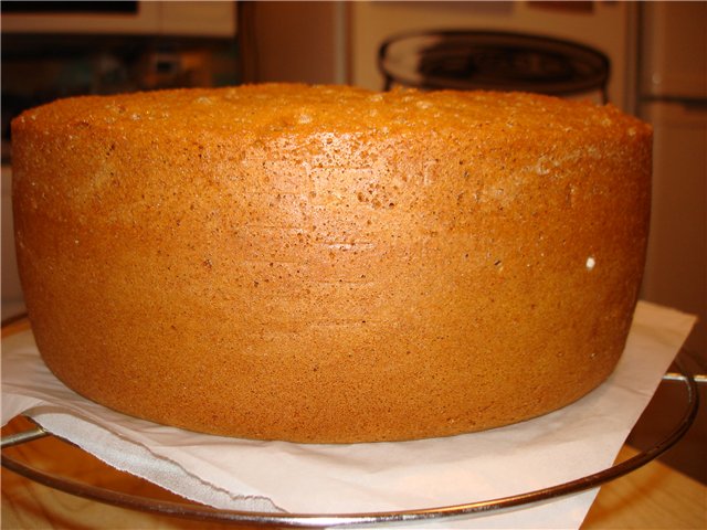 Honey cake in a slow cooker
