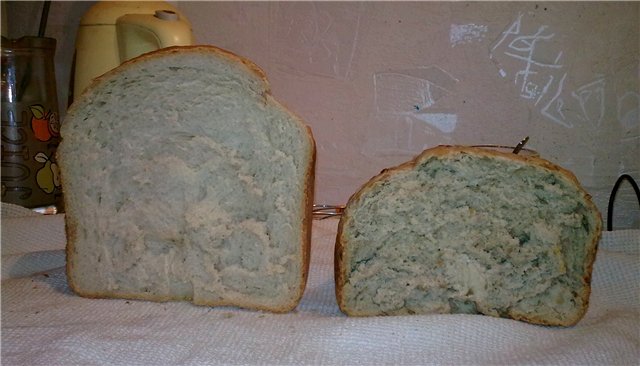 Vier broden gebaseerd op het recept Oud brood