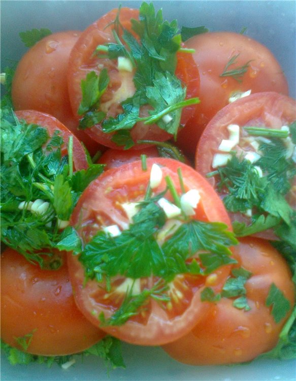 Cetrioli e pomodori leggermente salati senza sottaceto