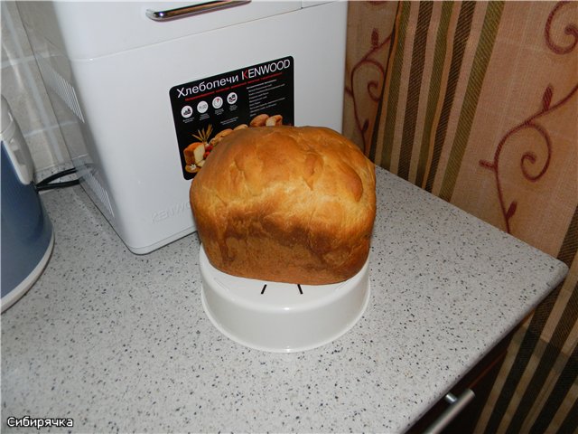 Wheat pumpkin-curd bread (bread maker)