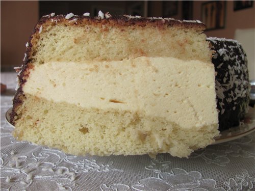 עוגת חלב ציפור על ג'לטין (אורורה מרובת קוקים)