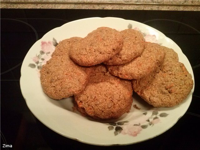 Rye cookies with carrots