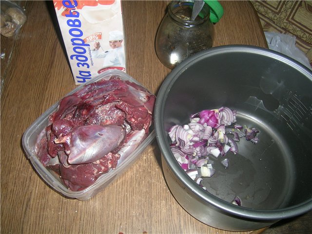 Rabbit with mushrooms in creamy sauce (pressure cooker Polaris 0205 AD)