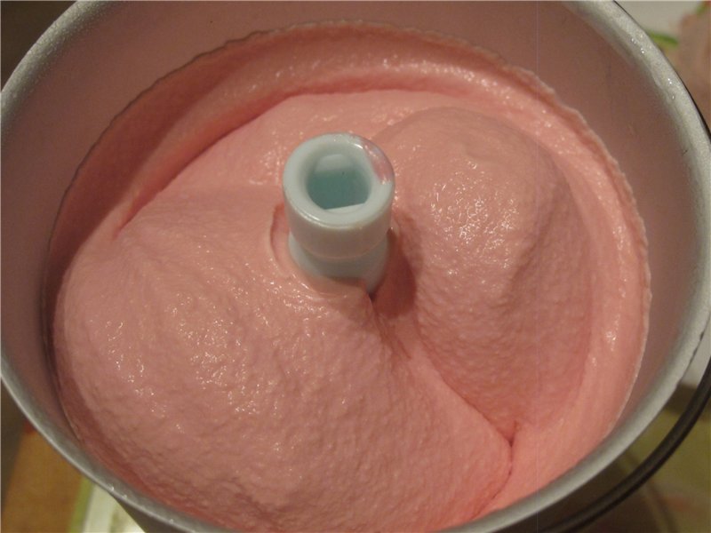 גלידת חמוציות א לה סמיפרדו (יצרנית גלידה מותג 3812)