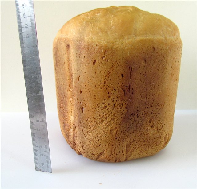 Wheat bread with semolina in a bread maker