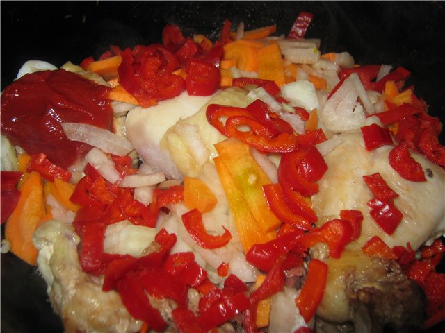 Tészta csirkével és zöldségekkel