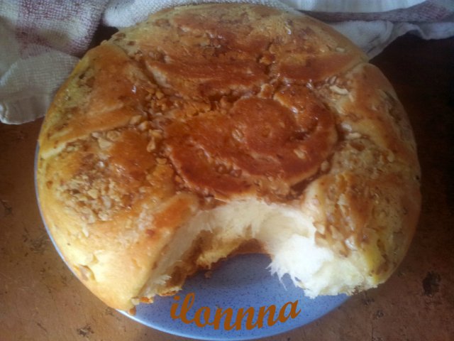 Pan de tarta de queso o bollos de tarta de queso en una panificadora y multicocina Panasonic