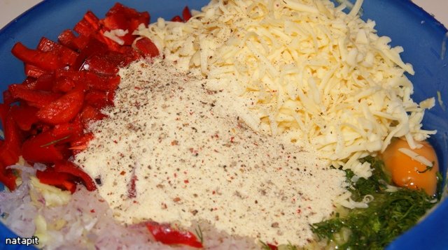 Cazuela de verduras jugosas con queso