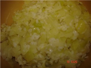Rollos de col rellenos perezosos en salsa de crema agria (olla a presión multicocina Polaris 0305)