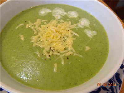 Zupa z puree z brokułów w REDMOND RMC-02