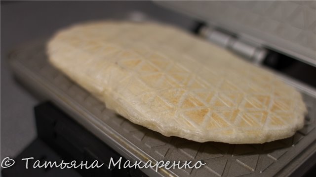 Tortilla Maker or tortilla maker. Chapatit or flatbread maker