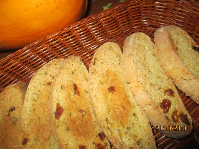 Pumpkin biscotti with dried apricots and nuts