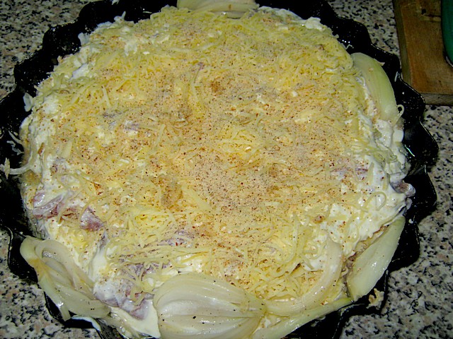 Carne al forno in pastella di formaggio con crema acida