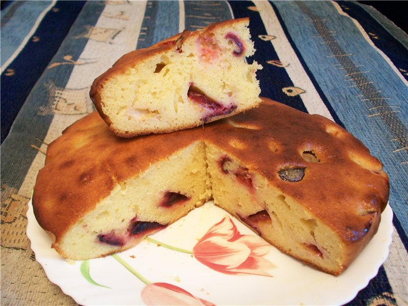 Condensed milk cupcake with fruit