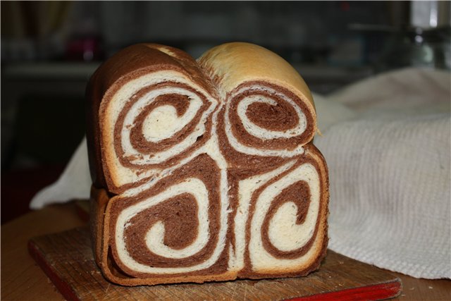 Fantazja chlebowo-czekoladowo-waniliowa (wypiekacz do chleba)