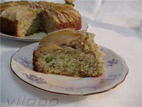Spicy cake with pears and cardamom