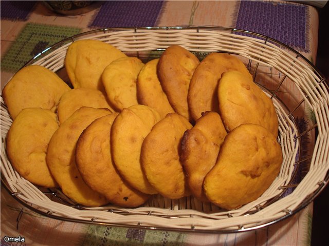 Pumpkin-sour cream cookies