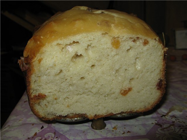 Spring muffin cake with sourdough in the oven