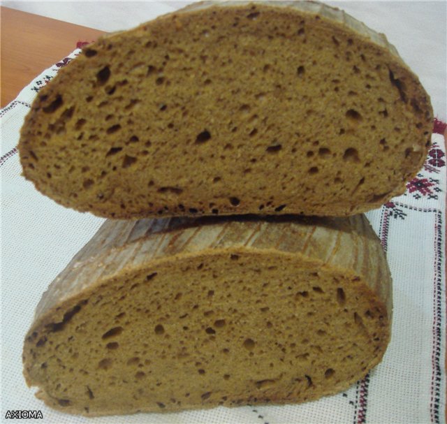 Pan de trigo y centeno con masa madre de centeno.