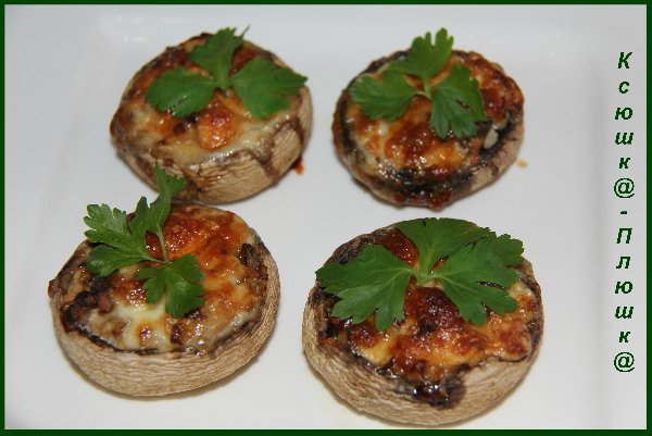 Baked champignons with Dor blue cheese