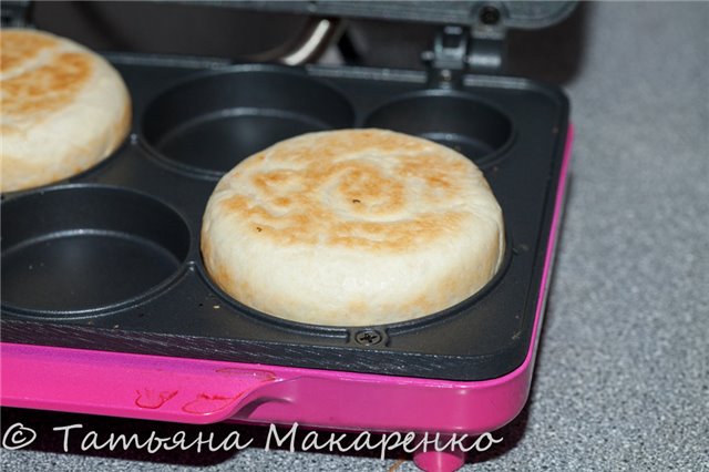 Italian donuts Tigelle (TIGELLE) (pancakes baked in a pan on dough with lard)