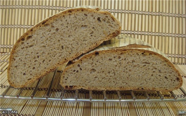 Wheat-rye bread with rye sourdough.