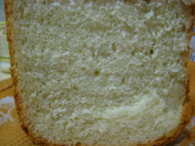 Brood bakken in de Daewoo DI-9154 broodbakmachine
