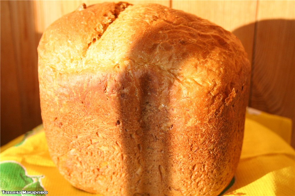 Chleb marchewkowy z orzechami włoskimi w wypiekaczu do chleba