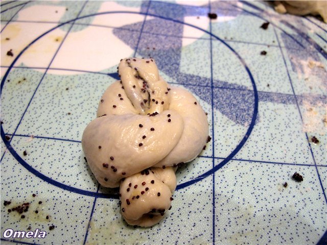 Bollo con semillas de amapola (Khashkhashli cherek)