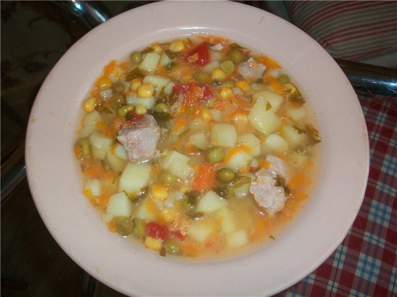 Gęsta zupa z kukurydzą, groszkiem i dynią